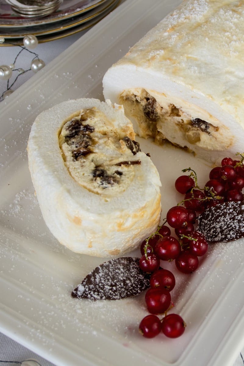 This version, is definitely one of my favourite go-to desserts, really simple, and takes no time at all to make. This Christmas version, is filled with bottled fruit mince, macadamias, brandy and...